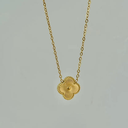 Gold clover Necklace