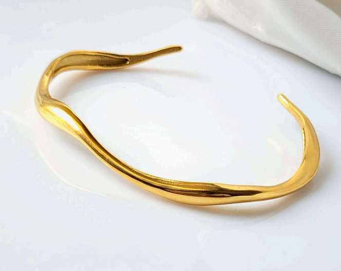 Liquid Flow Cuff Bracelet